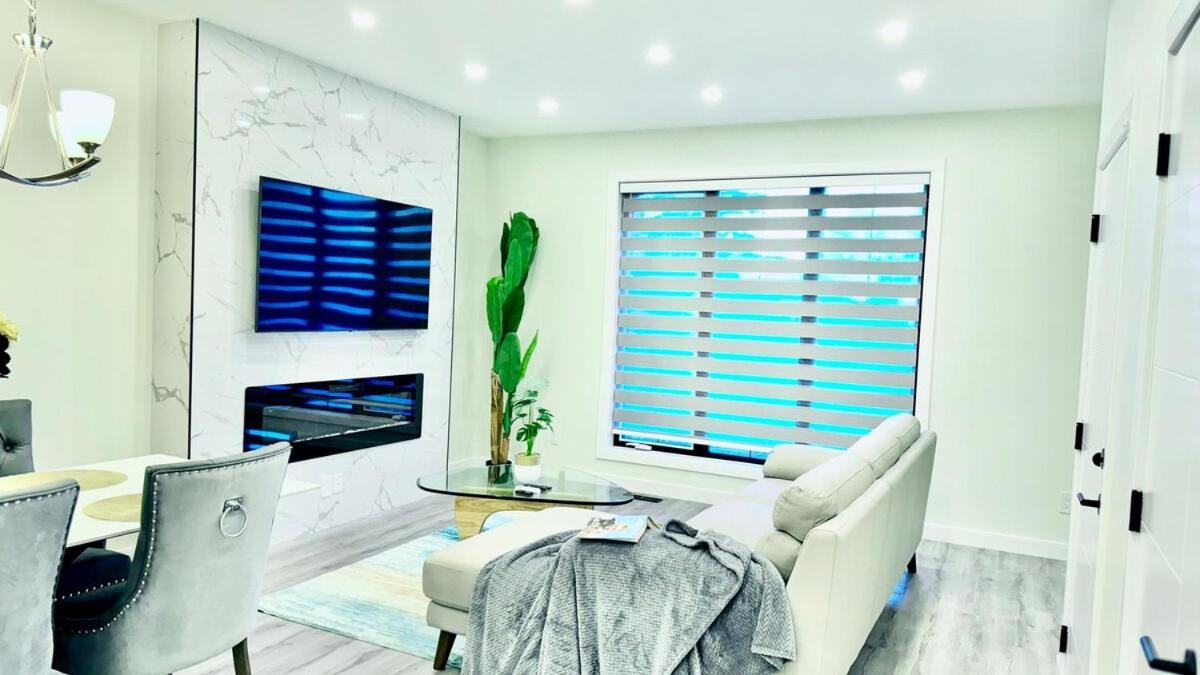 Holiday home 3 Story Luxury Cozy Sleek *